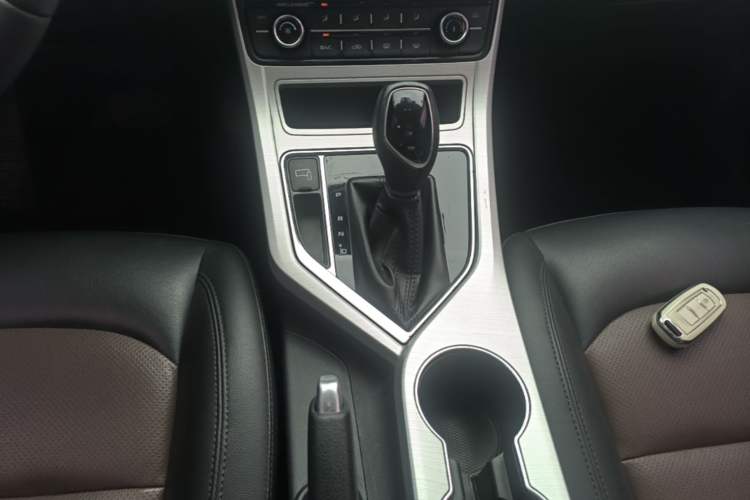 Used Geely Auto Vision 2018 1.5L Automatic Happiness Edition Gear Lever