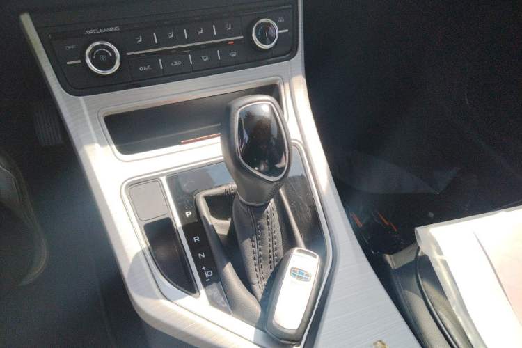 Used Geely Auto Vision 2018 1.5L Automatic Happiness Edition Gear Lever
