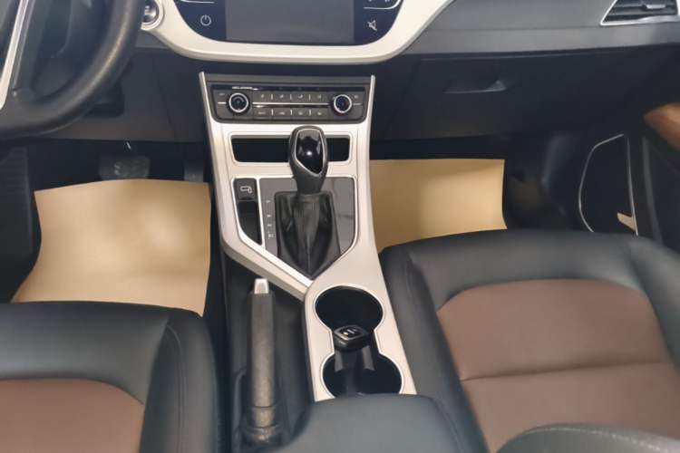 Used Geely Auto Vision 2018 1.5L Automatic Happiness Edition Gear Lever