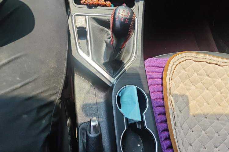 Used Geely Auto Vision 2018 1.5L Manual Happiness Edition Gear Lever