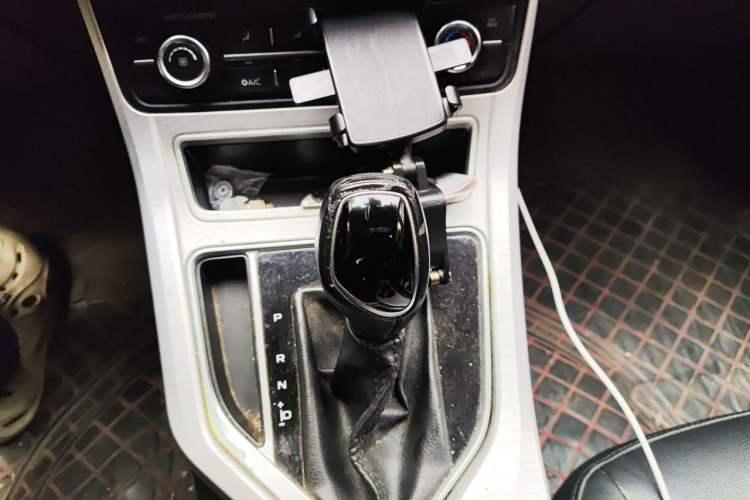 Used Geely Auto Vision 2018 1.5L Automatic Prestige Model Gear Lever