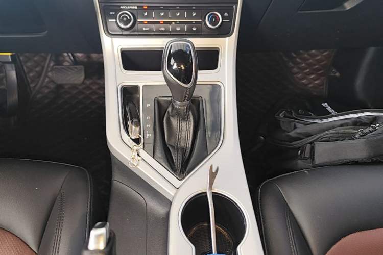 Used Geely Auto Vision 2018 1.5L Automatic Happiness Edition Gear Lever