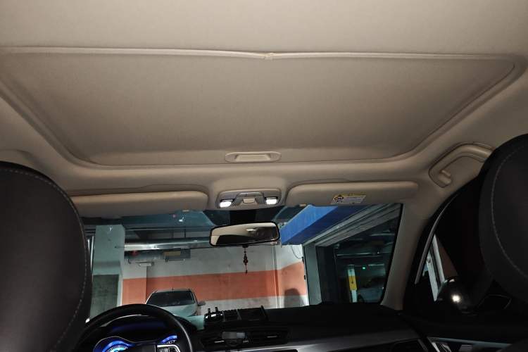 Used Geely Auto Vision 2018 1.5L Automatic Happiness Edition Headliner