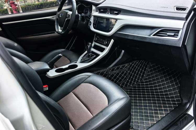 Used Geely Auto Vision 2018 1.5L Automatic Happiness Edition Interior 1