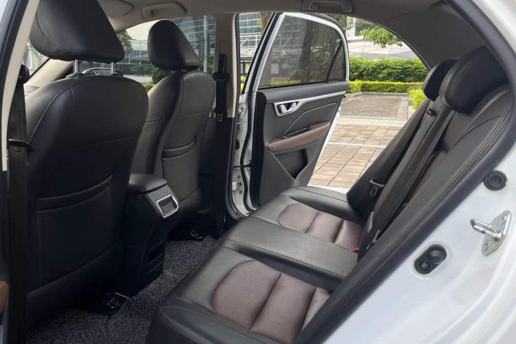 Used Geely Auto Vision 2018 1.5L Automatic Happiness Edition Interior 3