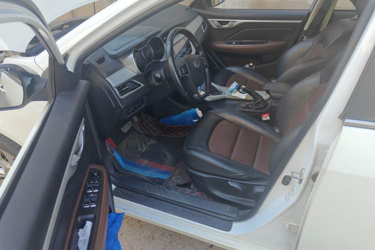 Used Geely Auto Vision 2018 1.5L Automatic Happiness Edition Interior 3