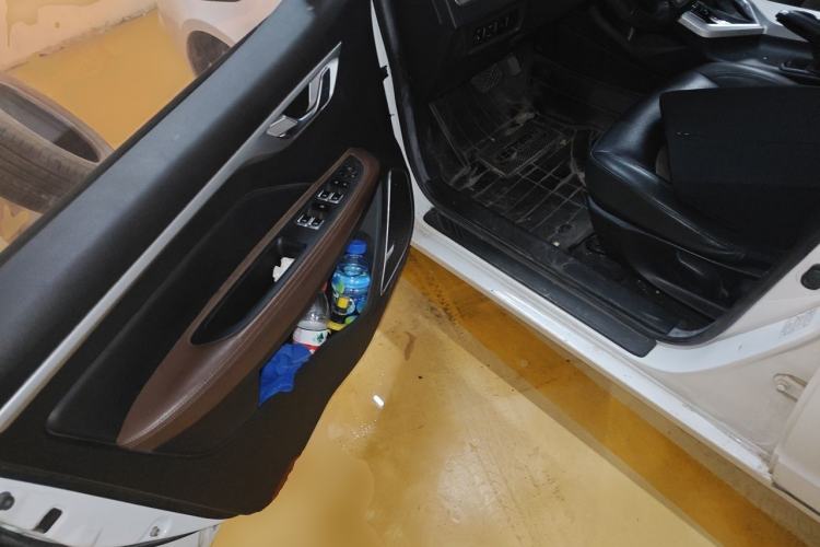 Used Geely Auto Vision 2018 1.5L Automatic Happiness Edition Interior 3