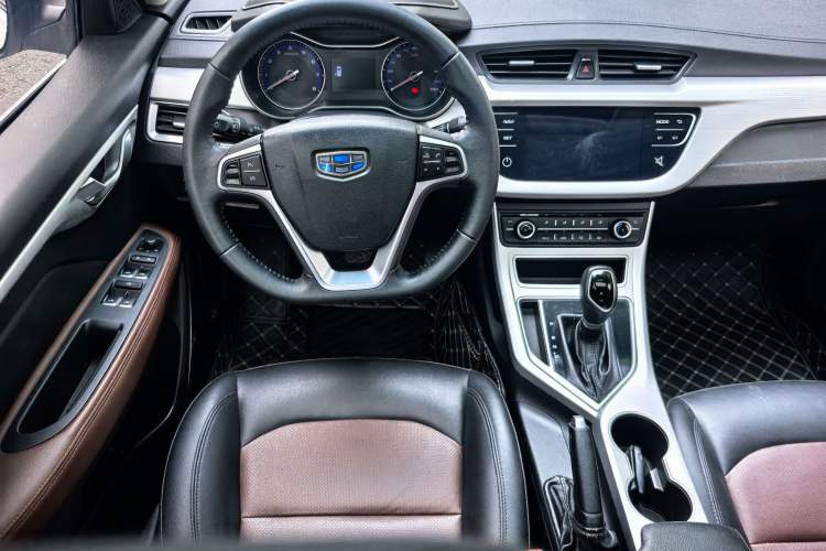 Used Geely Auto Vision 2018 1.5L Automatic Happiness Edition Interior 6