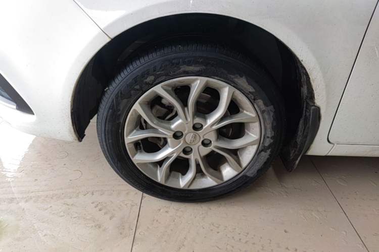 Used Geely Auto Vision 2018 1.5L Automatic Happiness Edition Left Front Wheel Hub