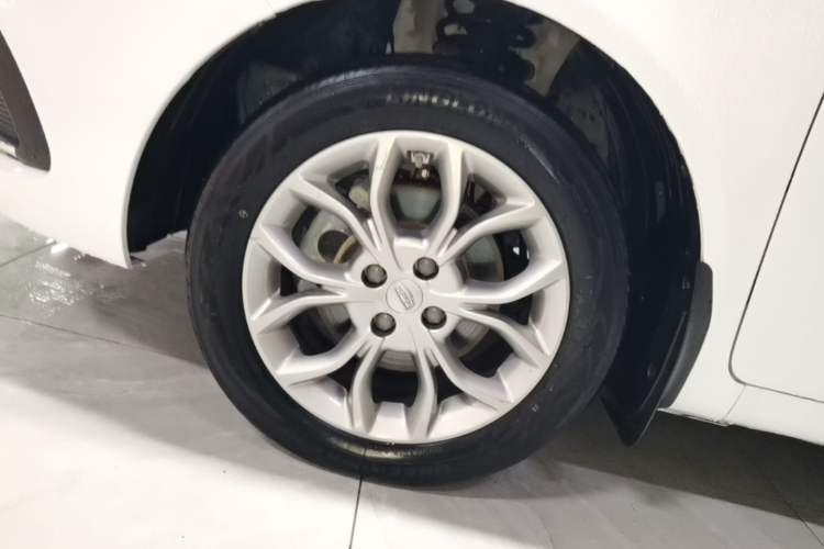 Used Geely Auto Vision 2018 1.5L Automatic Prestige Model Left Front Wheel Hub