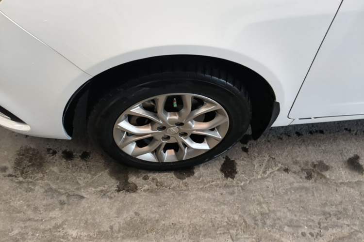 Used Geely Auto Vision 2018 1.5L Automatic Happiness Edition Left Front Wheel Hub