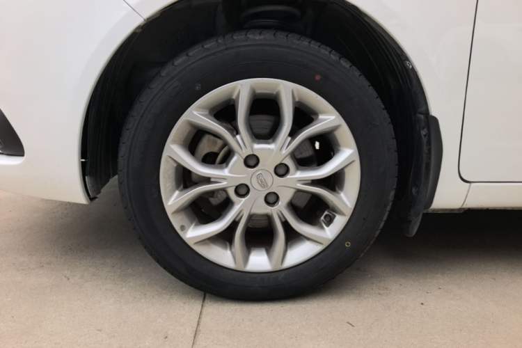 Used Geely Auto Vision 2018 1.5L Automatic Happiness Edition Left Front Wheel Hub