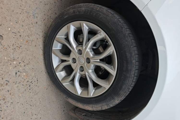 Used Geely Auto Vision 2018 1.5L Manual Happiness Edition Left Front Wheel Hub