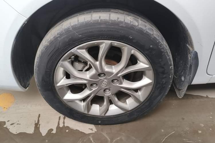 Used Geely Auto Vision 2018 1.5L Automatic Prestige Model Left Front Wheel Hub