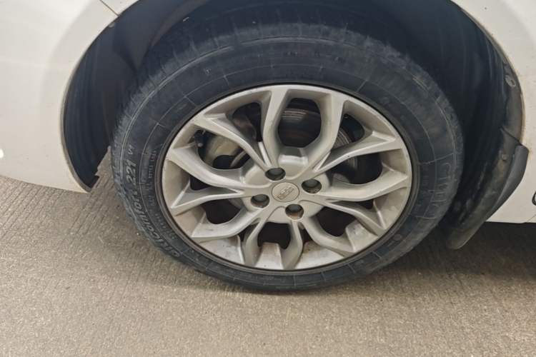 Used Geely Auto Vision 2018 1.5L Automatic Happiness Edition Left Front Wheel Hub