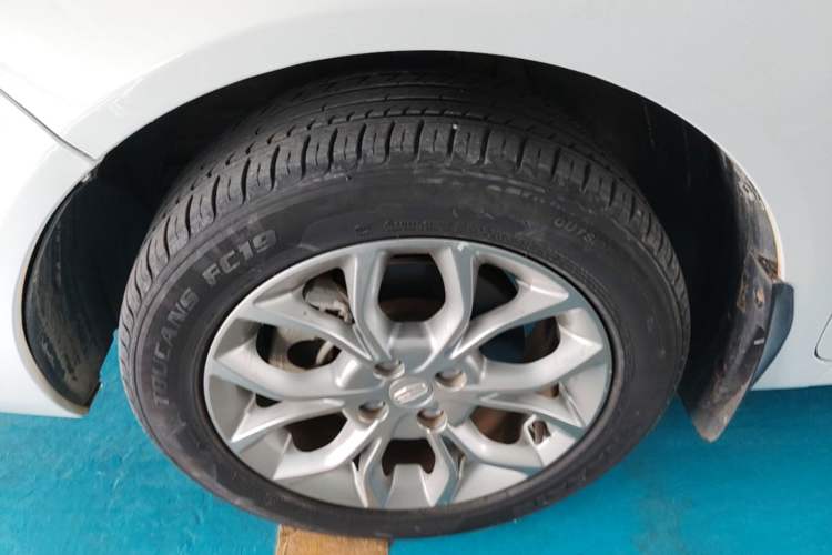 Used Geely Auto Vision 2018 1.5L Automatic Happiness Edition Left Front Wheel Hub