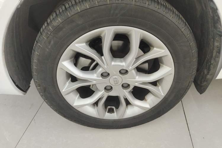 Used Geely Auto Vision 2018 1.5L Manual Happiness Edition Left Front Wheel Hub