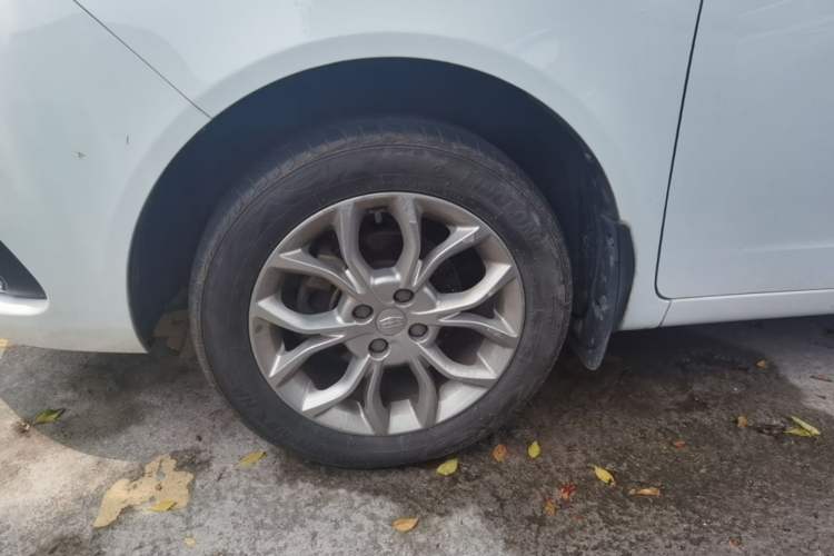 Used Geely Auto Vision 2018 1.5L Manual Happiness Edition Left Front Wheel Hub