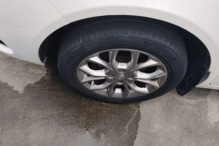 Used Geely Auto Vision 2018 1.5L Manual Happiness Edition Left Front Wheel Hub