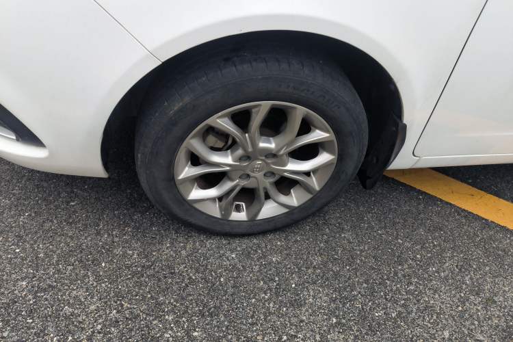 Used Geely Auto Vision 2018 1.5L Manual Happiness Edition Left Front Wheel Hub