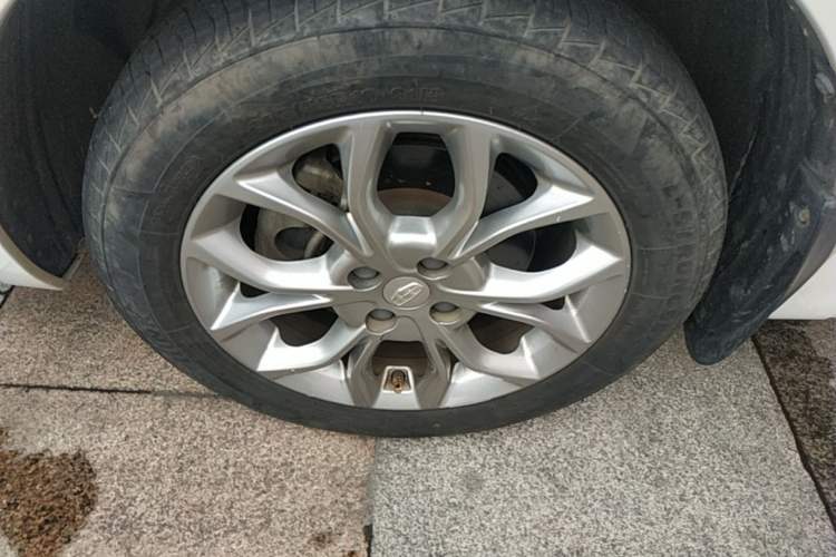 Used Geely Auto Vision 2018 1.5L Automatic Prestige Model Left Front Wheel Hub