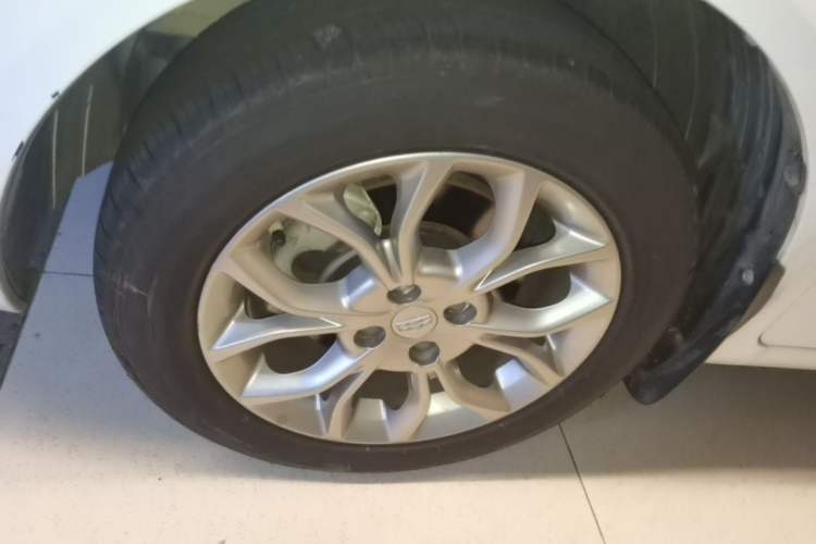 Used Geely Auto Vision 2018 1.5L Automatic Happiness Edition Left Front Wheel Hub