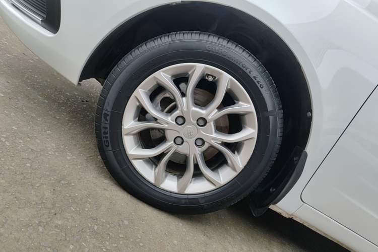 Used Geely Auto Vision 2018 1.5L Automatic Happiness Edition Left Front Wheel Hub