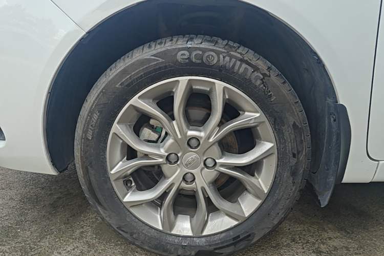 Used Geely Auto Vision 2018 1.5L Manual Happiness Edition Left Front Wheel Hub