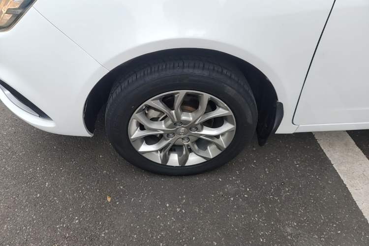 Used Geely Auto Vision 2018 1.5L Manual Happiness Edition Left Front Wheel Hub