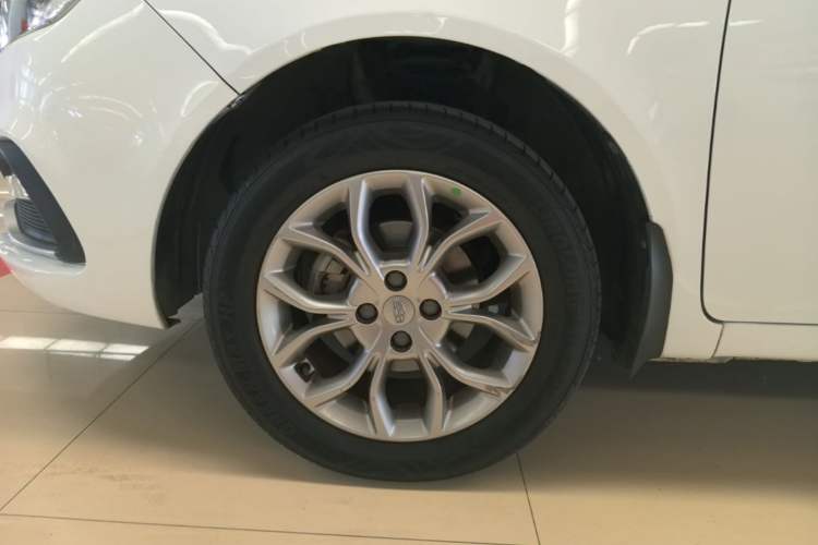 Used Geely Auto Vision 2018 1.5L Manual Happiness Edition Left Front Wheel Hub