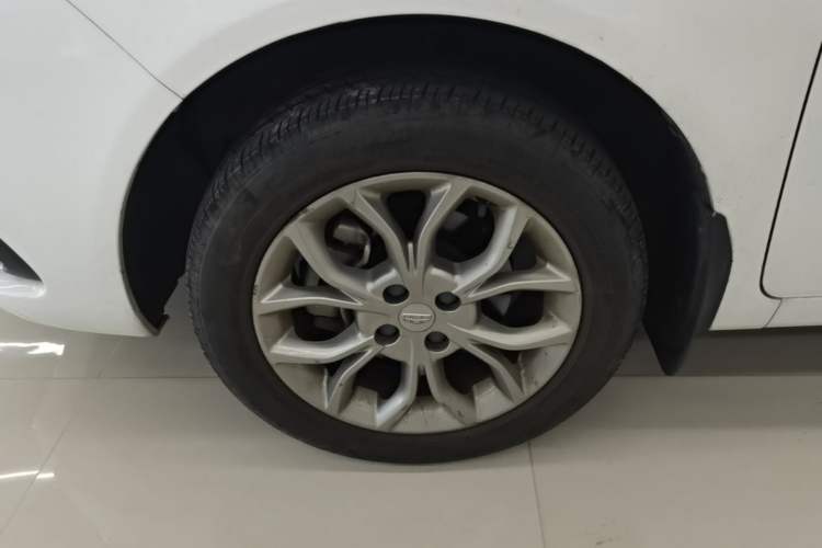 Used Geely Auto Vision 2018 1.5L Automatic Happiness Edition Left Front Wheel Hub