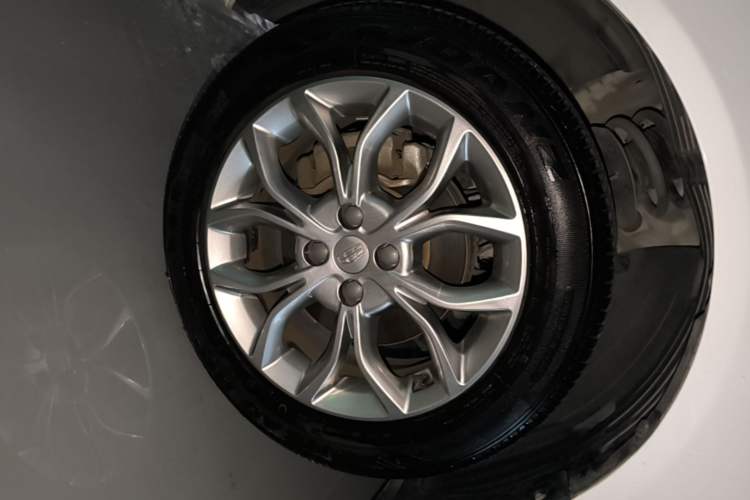 Used Geely Auto Vision 2018 1.5L Automatic Happiness Edition Left Front Wheel Hub