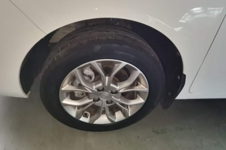Used Geely Auto Vision 2018 1.5L Automatic Happiness Edition Left Front Wheel Hub