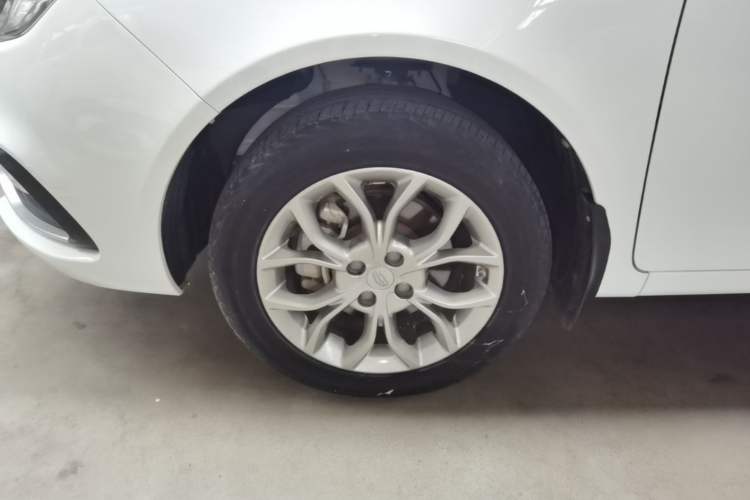 Used Geely Auto Vision 2018 1.5L Automatic Prestige Model Left Front Wheel Hub