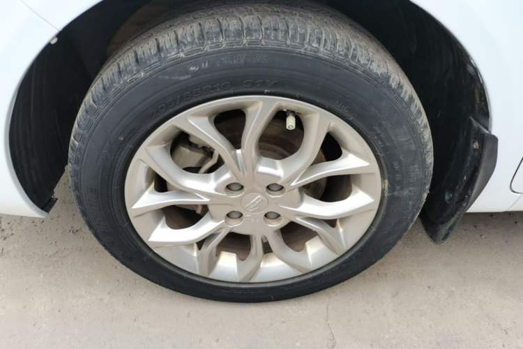 Used Geely Auto Vision 2018 1.5L Manual Happiness Edition Left Front Wheel Hub