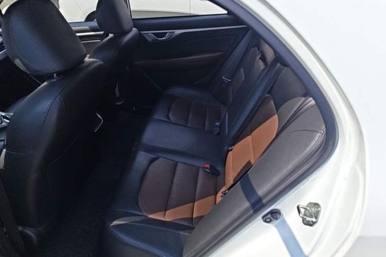 Used Geely Auto Vision 2018 1.5L Automatic Happiness Edition Left Rear Seat