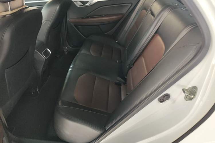 Used Geely Auto Vision 2018 1.5L Automatic Happiness Edition Left Rear Seat