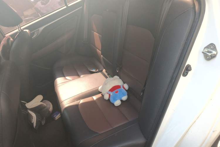 Used Geely Auto Vision 2018 1.5L Automatic Happiness Edition Left Rear Seat