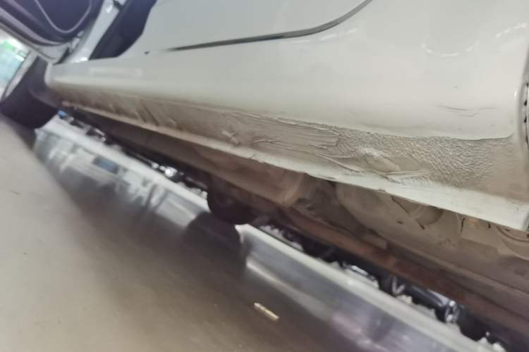 Used Geely Auto Vision 2018 1.5L Automatic Prestige Model Left Side Sill