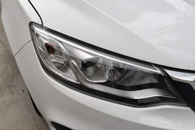 Used Geely Auto Vision 2018 1.5L Automatic Happiness Edition Right Front Headlight