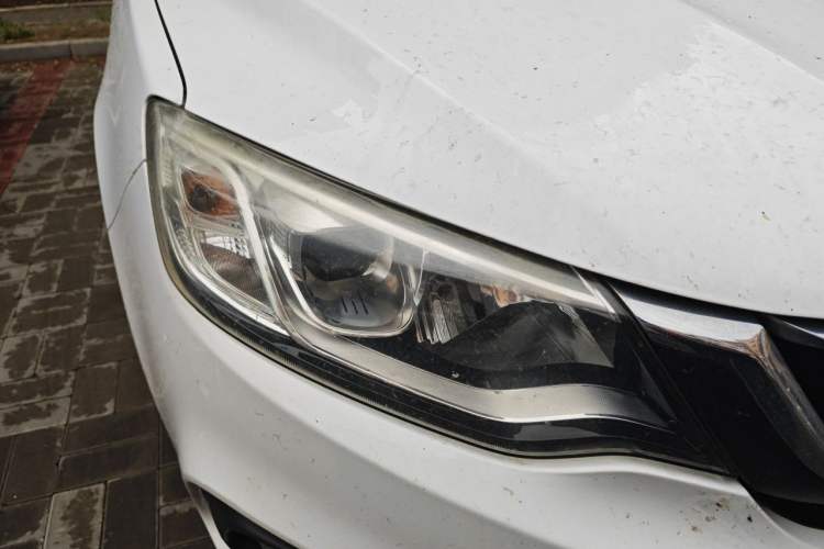 Used Geely Auto Vision 2018 1.5L Automatic Prestige Model Right Front Headlight