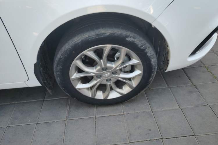 Used Geely Auto Vision 2018 1.5L Automatic Prestige Model Right Front Wheel Hub