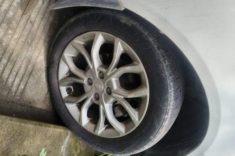 Used Geely Auto Vision 2018 1.5L Manual Happiness Edition Right Front Wheel Hub
