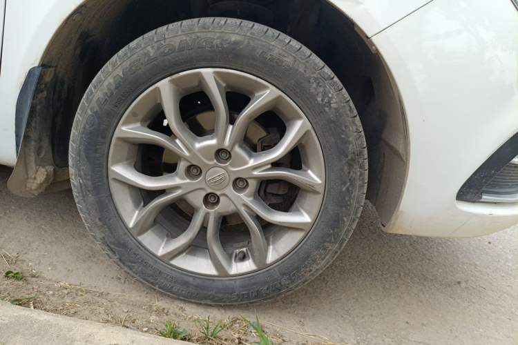 Used Geely Auto Vision 2018 1.5L Manual Happiness Edition Right Front Wheel Hub