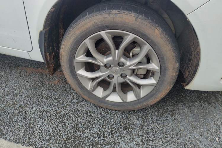 Used Geely Auto Vision 2018 1.5L Automatic Happiness Edition Right Front Wheel Hub