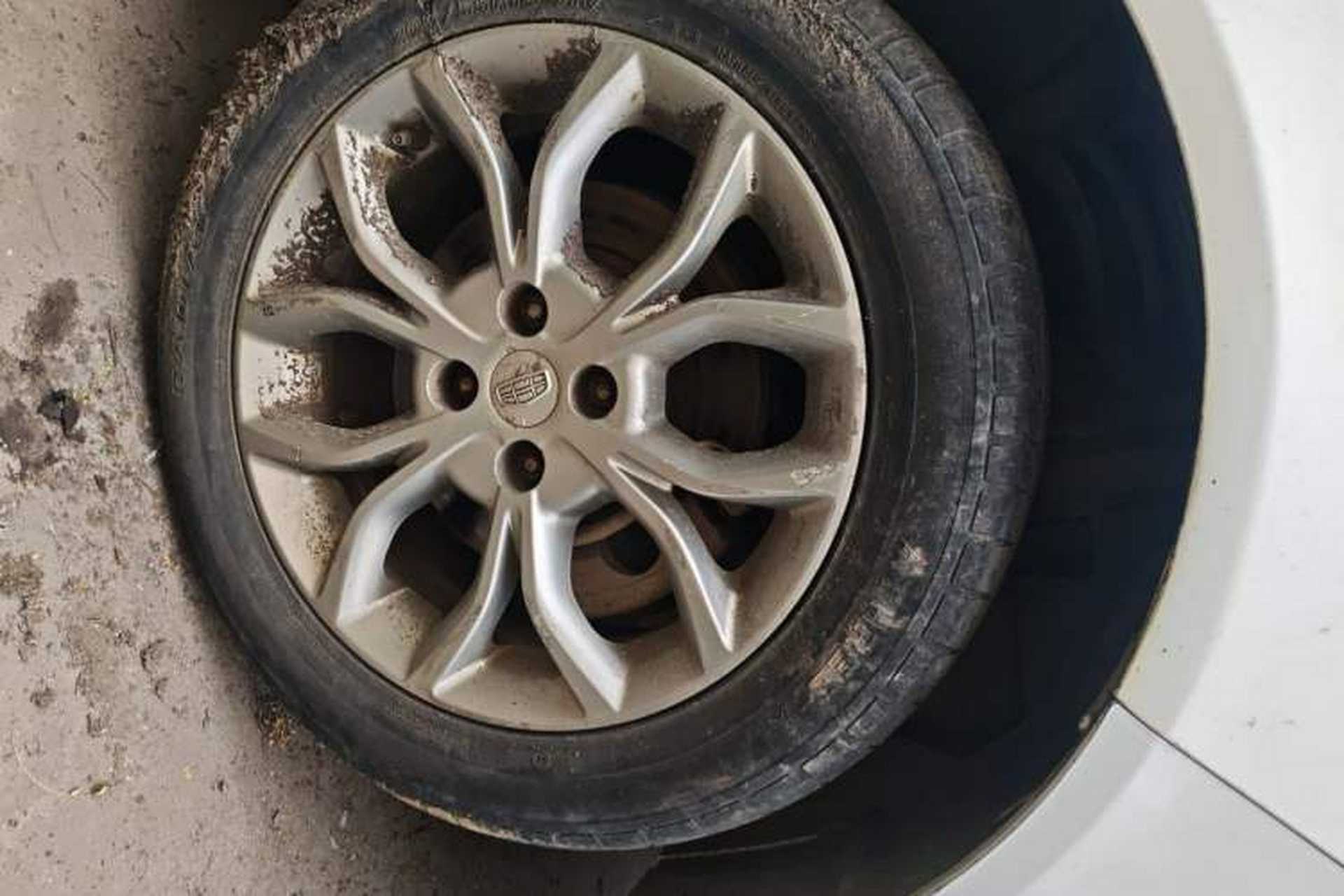 Used Geely Auto Vision 2018 1.5L Automatic Happiness Edition Right Front Wheel Hub