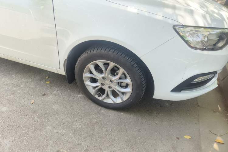 Used Geely Auto Vision 2018 1.5L Automatic Happiness Edition Right Front Wheel Hub