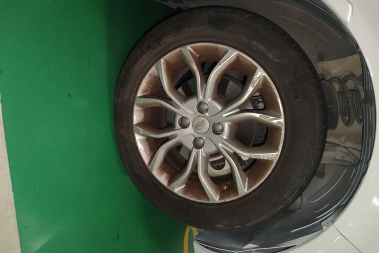 Used Geely Auto Vision 2018 1.5L Automatic Happiness Edition Right Front Wheel Hub