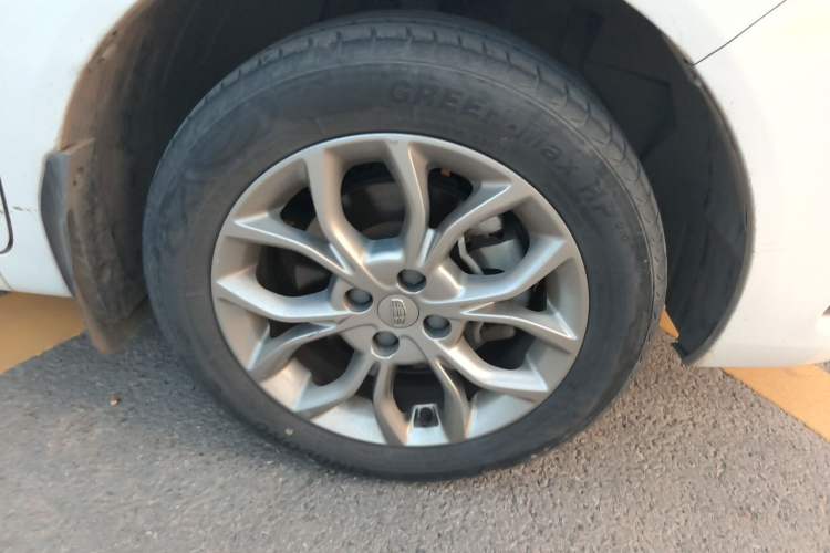 Used Geely Auto Vision 2018 1.5L Automatic Happiness Edition Right Front Wheel Hub