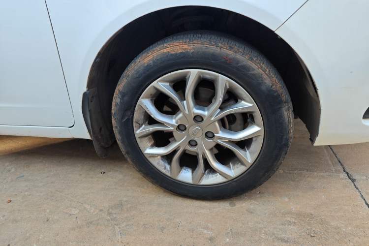 Used Geely Auto Vision 2018 1.5L Automatic Happiness Edition Right Front Wheel Hub